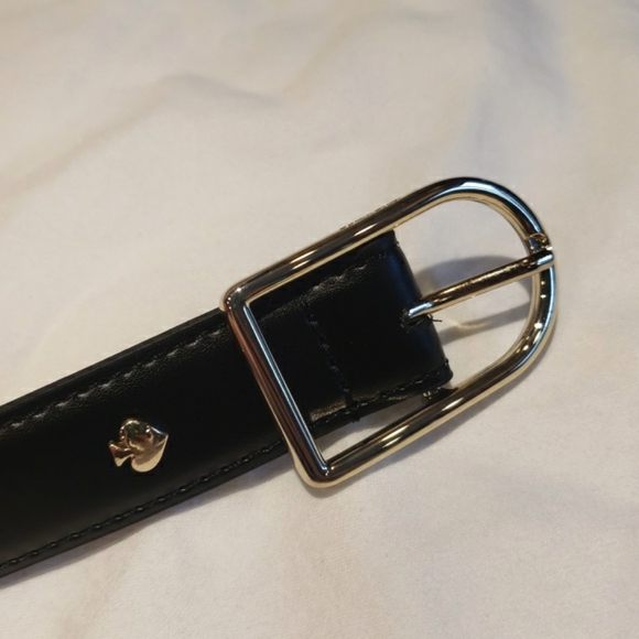 Kate Spade leather belt. 1" Stitched Edge Black, Pinmount Logo. - Picture 5 of 10